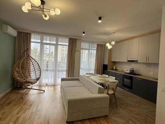 Оренда 2 кім квартири + кухня-студія в ближньрму центрі