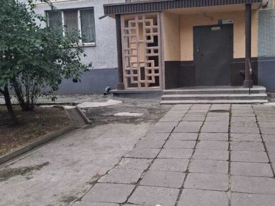 Оренда 2 кім. 2/9 Богдана Завади . Запорожье