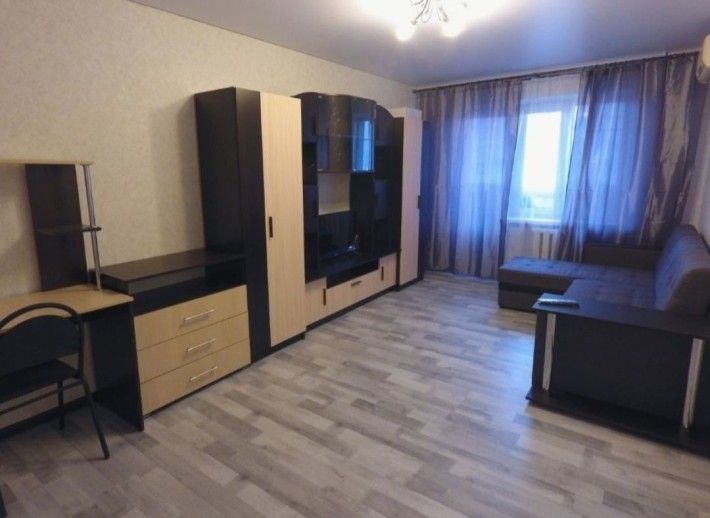 Аренда! Сдам 2 комнатную квартиру, ж/м Красный Камень - фото 1