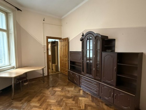 Оренда квартири в центрі. Дві кімнати. Драгоманова