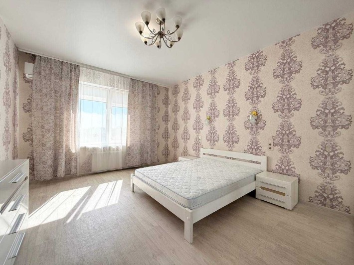 Сдам 3к. квартиру 128 кв.м. в новострое, р-н Днепр-арены. Центр города. Реальная! - фото 1