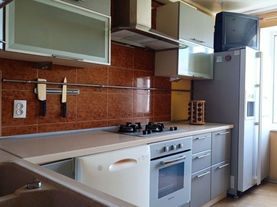3 квартира біля Амстору