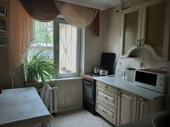 Сдам двушку 9000 грн.на Таирова