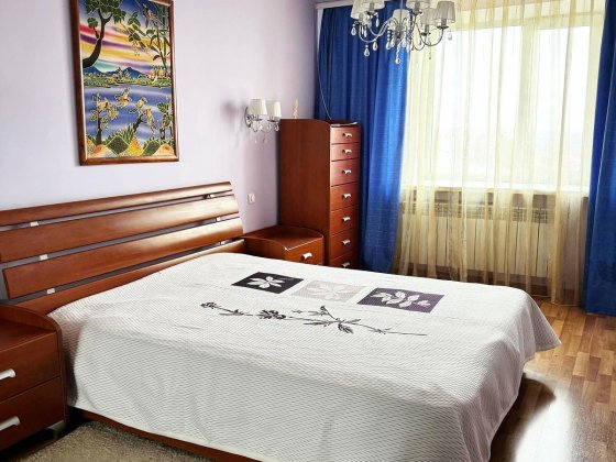 Оренда квартири з 2 спальнями+кухня -вітальня Робоча / Зелений Гай Днепр