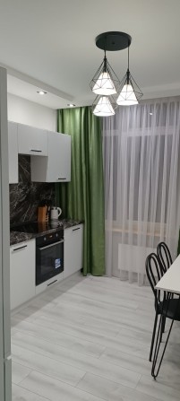 Сдам долгосрочно 3 комн. квартиру, ЖК 34 Жемчужина - фото 1