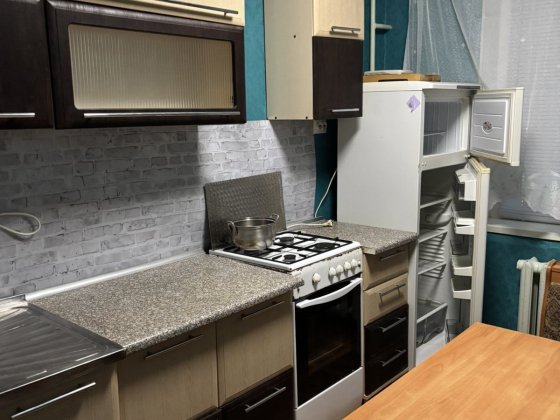 Сдается 2х комнатная квартира 1/9 этаж б.Строителей, 15 мкрн Запорожье