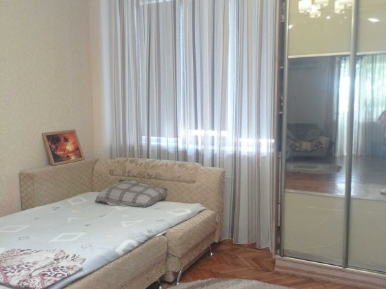 Сдав в долгосрочную аренду 3к. кв. 86 метров. Центр. Рядом метро Харьков