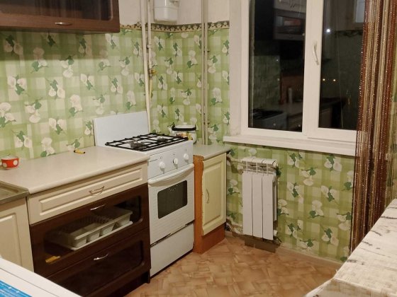 Новикова\Стуса 1к квартира 33м  на 4\5 этаже хорошее состояние