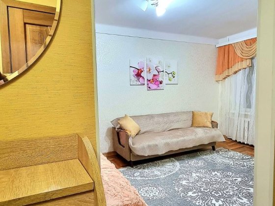 Оренда 1к.кв по вул. Чумаченко , можно на короткий термін
