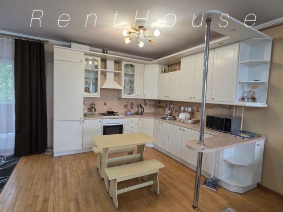 Оренда просторої 3кімнатної дворівневої квартири 174 м² біля Шевченківського гаю, Кайзервальд, Личак
