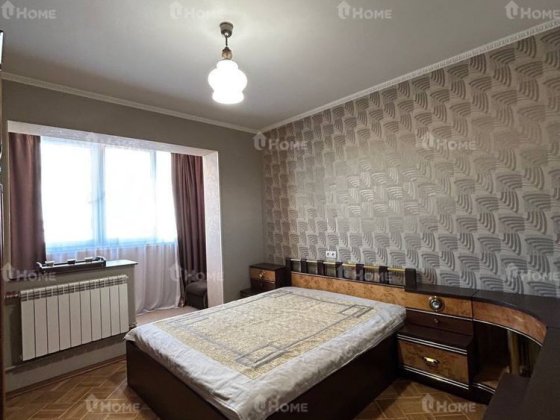Двокімнатна, простора квартира біля метро Наукова Харьков