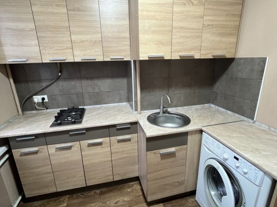 Сдам 3 комнат в центре. Новосельского
