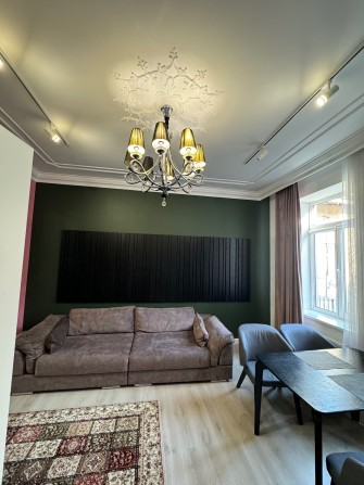 Оренда сучасна та простора квартири на вул. Куліша - фото 1