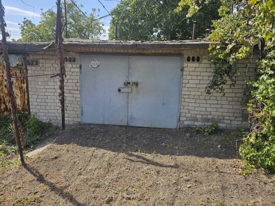 Продам капитальный гараж Марганец