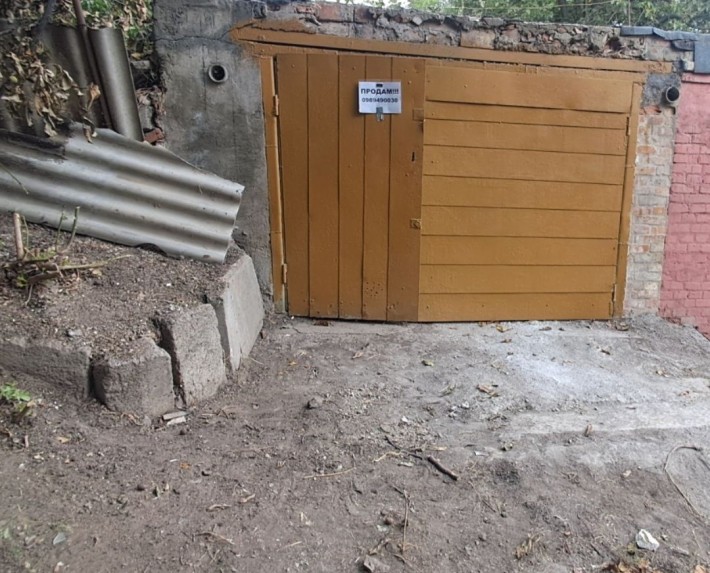Продам гараж  в центральній частині міста - фото 1