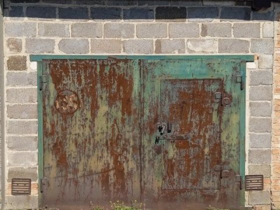 продам гараж в хортицькому раїоні Новослобідка