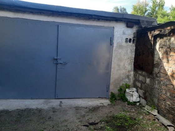 Продам гараж в м. Запоріжжя на військбуді. Тепличне