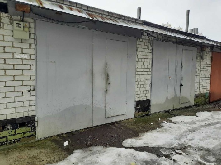Продам гаражний бокс капітальний по вул. Ушинського-16а, ОК «Жуляни-1» Радиорінок , Кардачи - фото 1