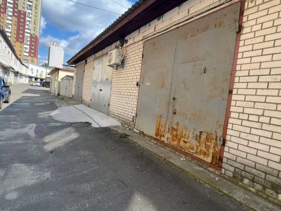 Продам гараж в ГСК Барвинок (ГСК Квітневий) ВЛАСНИК