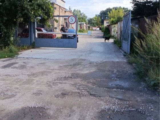 Металевий гараж в ГК №3 (Бровари), 1 лінія біля охорони Бровары