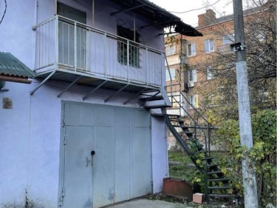 Продам  гараж 2-поверховий
