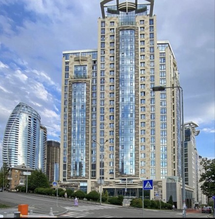 Продам паркомісце ЖК Бульвар фонтанів без % Саперне Поле 3 - фото 1