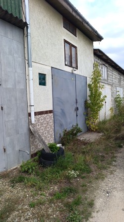 Продам мурований,Утеплений 2-Х ГАРАЖ.МОЖЛИВА  ОРЕНА. - фото 1