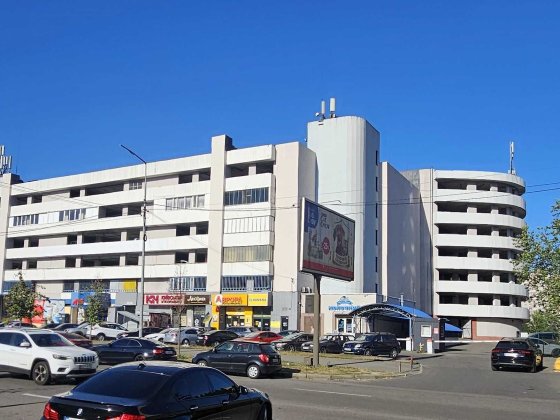 Драгоманова, 1-Н. Продаж паркомісця 15кв.м. на 1 поверсі!
