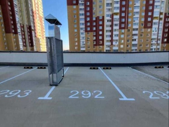 Відкрите паркомісце 14.2 м² у паркінгу ЖК "Варшавський мікрорайон". 5-й поверх. Вулиця Олександра Ол