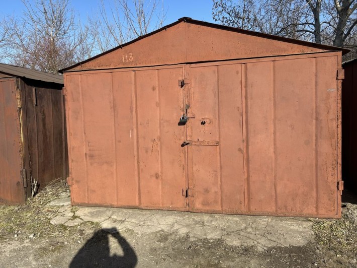 Продам гараж в районе таксопарка - фото 1