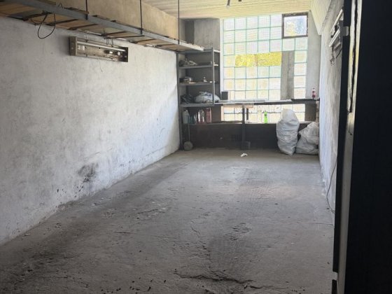 Продам гараж в гаражному кооперативі,на другому поверсі!