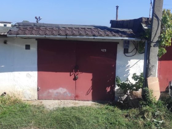 Продам цегляний гараж Черновцы