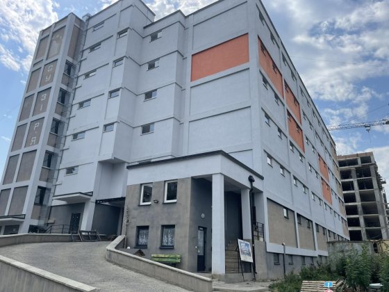 продається гараж район майдану Черновцы