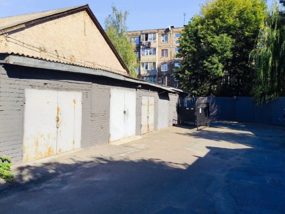 Продам Гараж в центре Чернігів