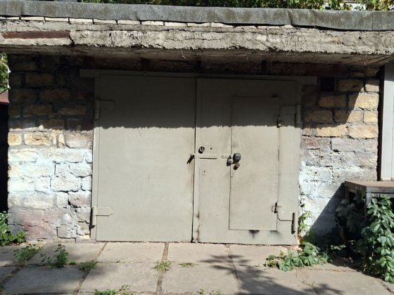 Продам кирпичный гараж на Тополе 3 , Днепр