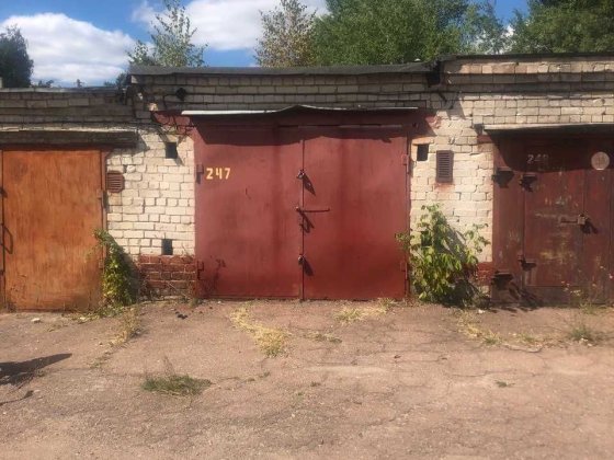 Продам гараж АК 16, з підвалом по периметру та можливістю спорудження ще одного поверху (всі дозволи Чернігів