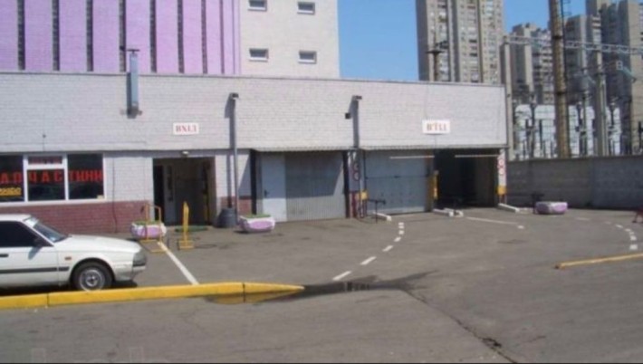 Продам гаражный бокс ул. Кошица м Харьковская - фото 1