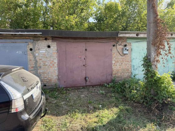 гараж. В кропивнитском Кропивницький