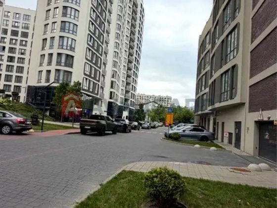 Продаж паркомісця Львів