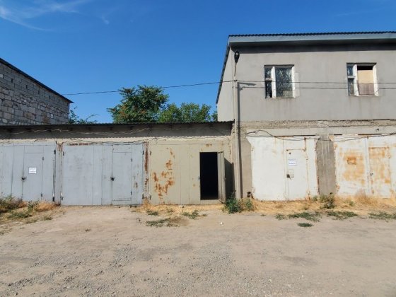 Продаю двухэтажный гараж а/к Лада 2 Николаев