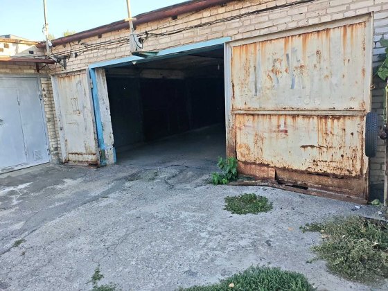Продам капитальный гараж в боксе, ГК «Дружба» (ул. Бучмы) — сухой, с ямой и погребом Харьков