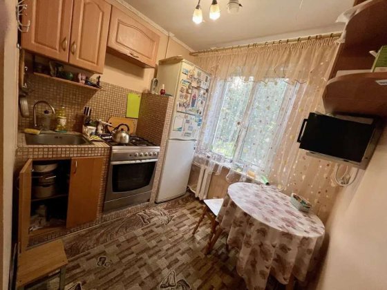 Продаж 3-к квартири вул. Мілютенка 11 Київ
