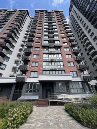 Продається видова 1к. квартира в ЖК West House Голосіївський район вул. Кустанайська, 13 - фото 1