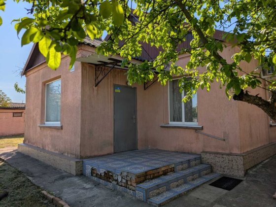 Продам частину будинку з газовим опаленням (вул. Братська) Олександрія