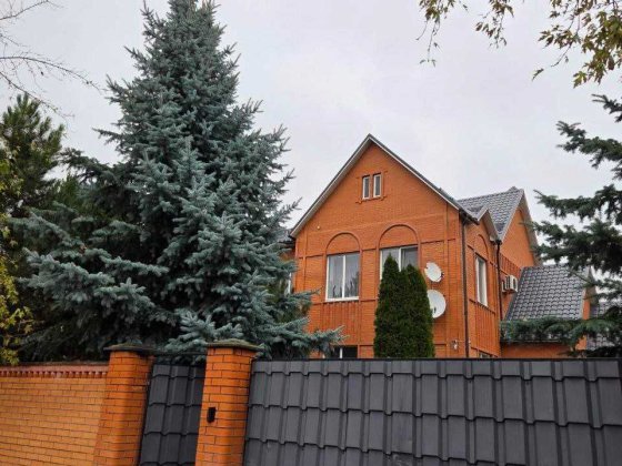 Продам двоповерховий будинок 260 кв м Ахтырка
