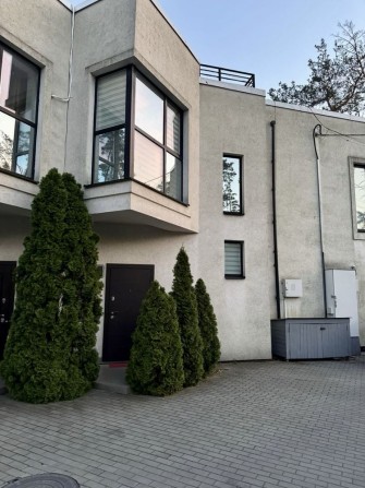 Продам таунхаус з ремонтом,швидкий виїзд на Київ,газ,меблі,техніка,мінімальне оформлення!Без комісії - фото 1