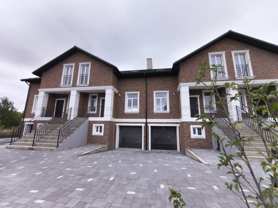 Продаж будинку садибного типу (котеджу, таунхаусу) у м. Дрогобич Львівської області. Дрогобыч