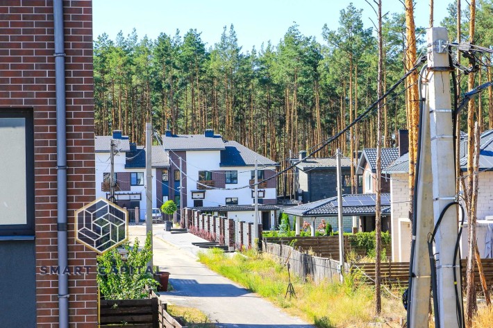 Продам Кутовий Таунхаус з Терасою Гостомель біля Парку - фото 1
