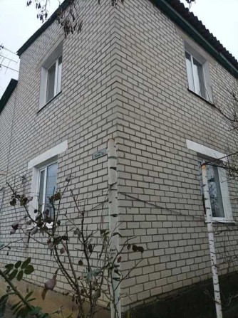 Продам 2х эт дом в Змиеве. Участок 12 сот. Тихий р-н Отличная цена TB - фото 1