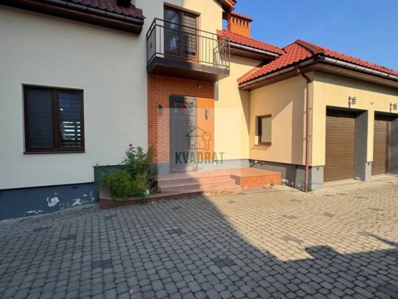 Продам готовий будинок з басейном, р-н індустріального коледжу Кам'янець-Подільський
